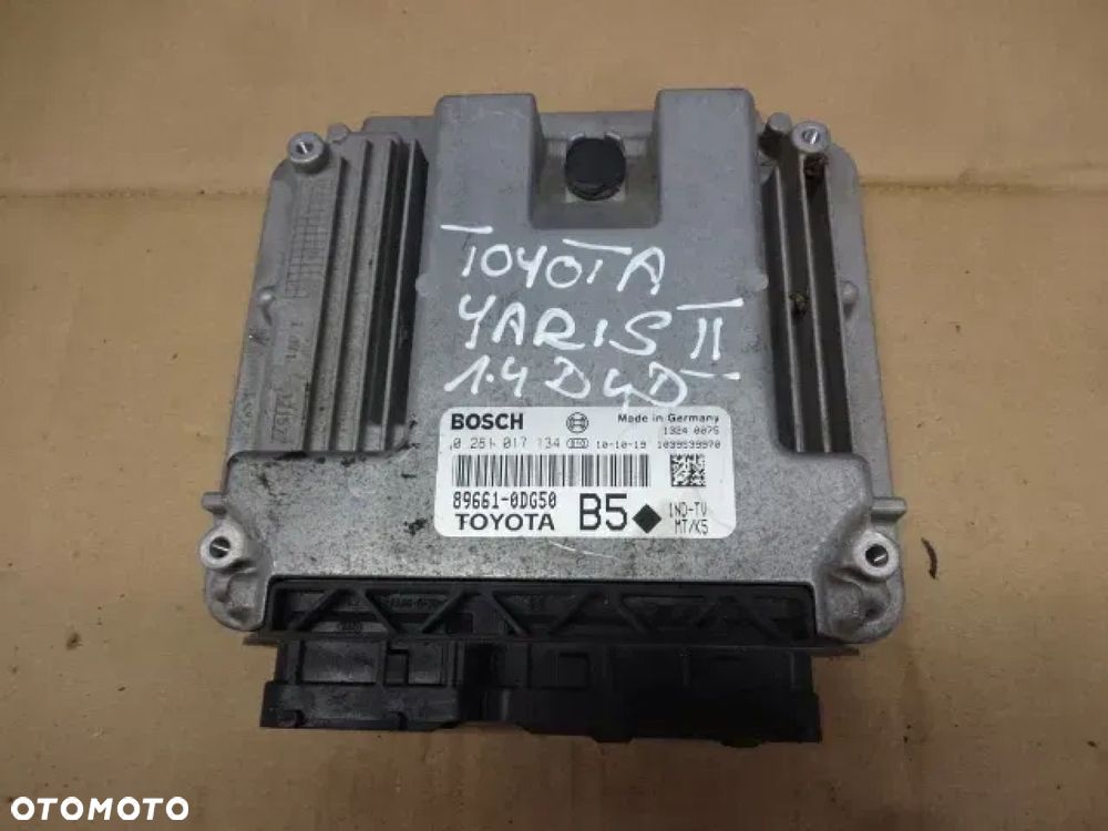 TOYOTA YARIS II 1.4 D4D STEROWNIK SILNIKA 0281017134 - 1