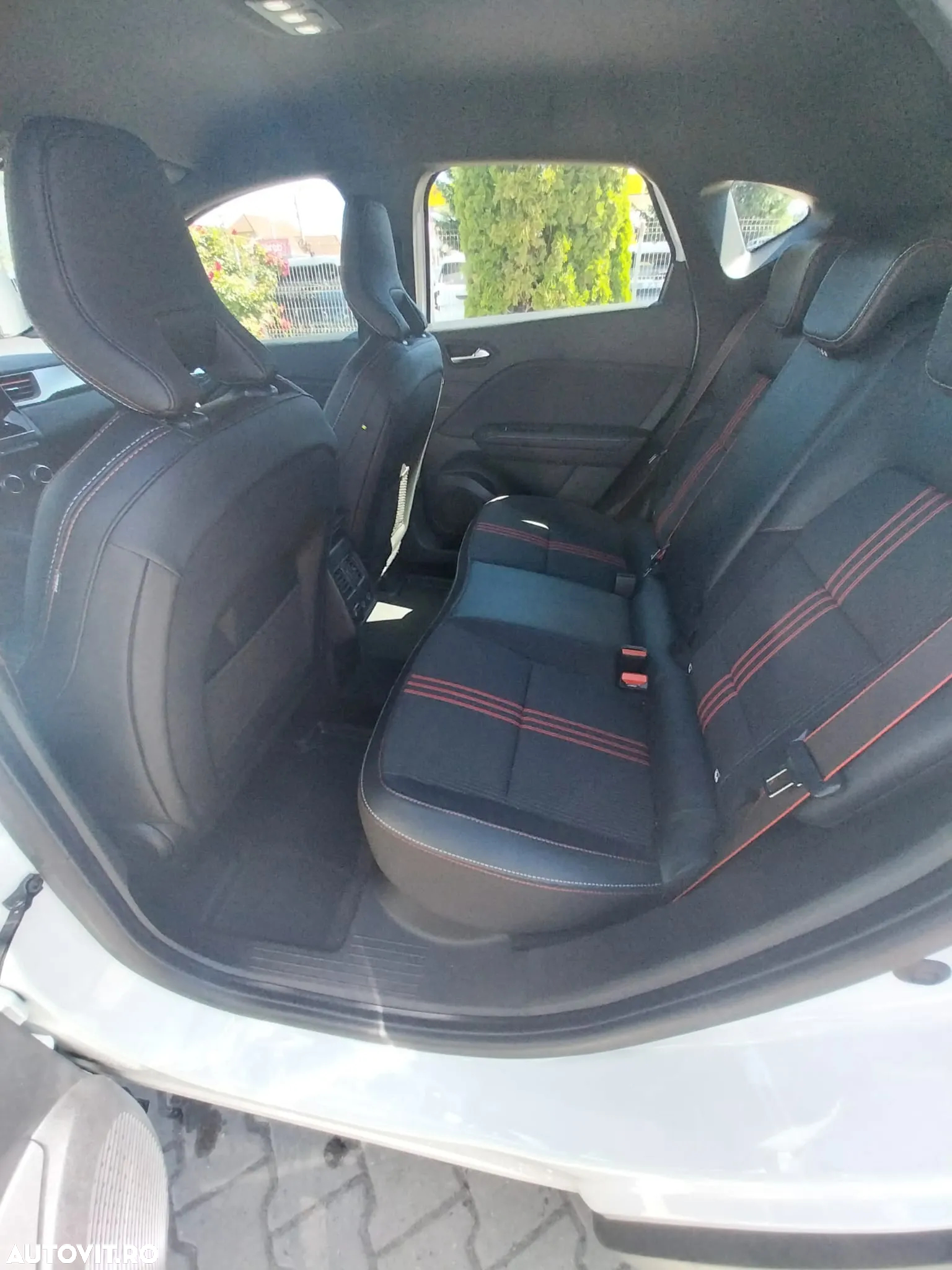 Renault Captur E-TECH PLUG-in 160 R.S. LINE - 21
