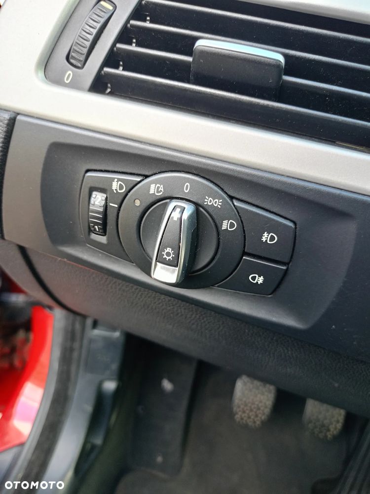 BMW Seria 3 318i Edition Lifestyle - 15