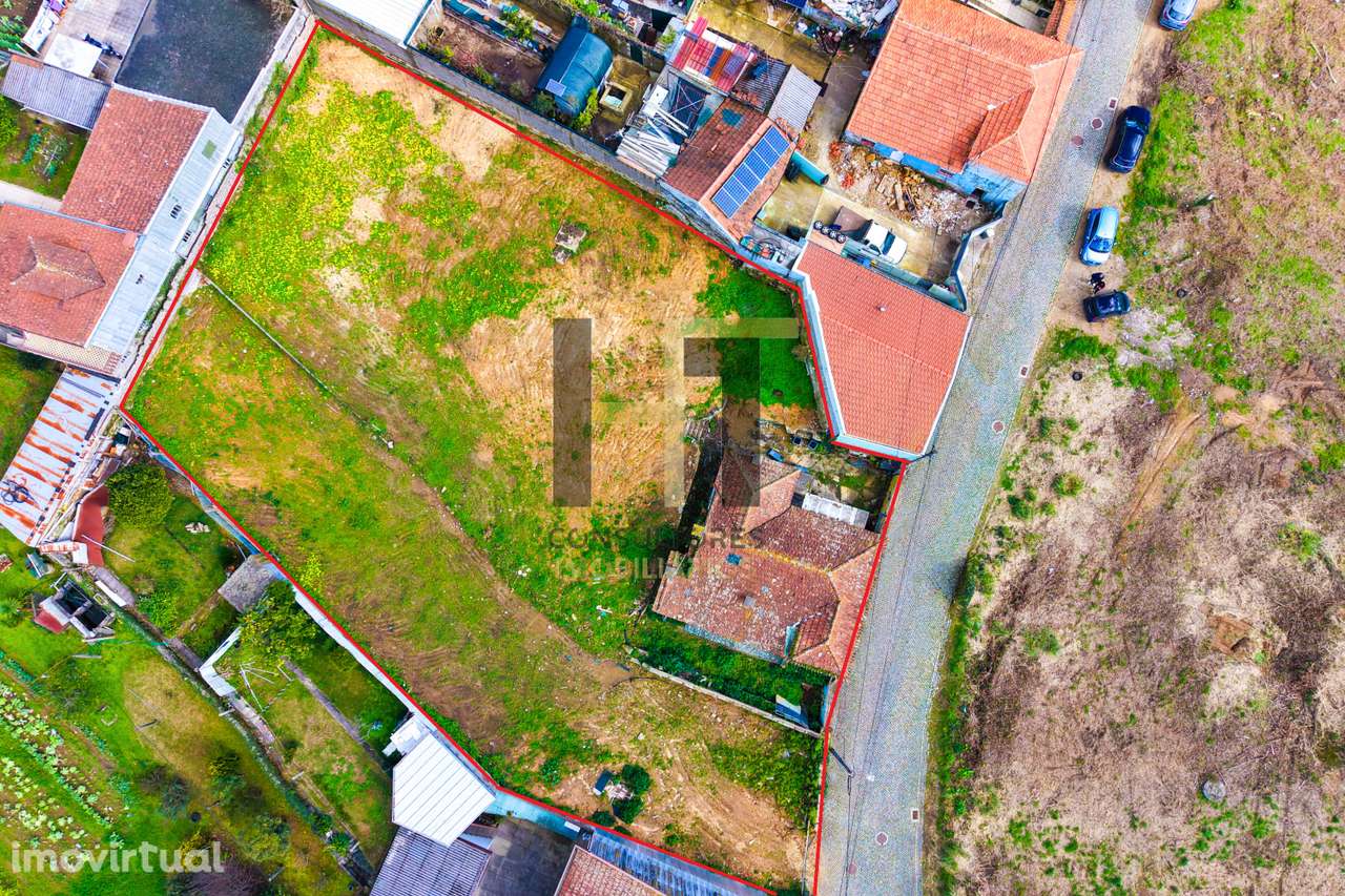 Oportunidade Única em Moreira: Moradia Térrea 4 frentes com Grande T - Grande imagem: 2/21