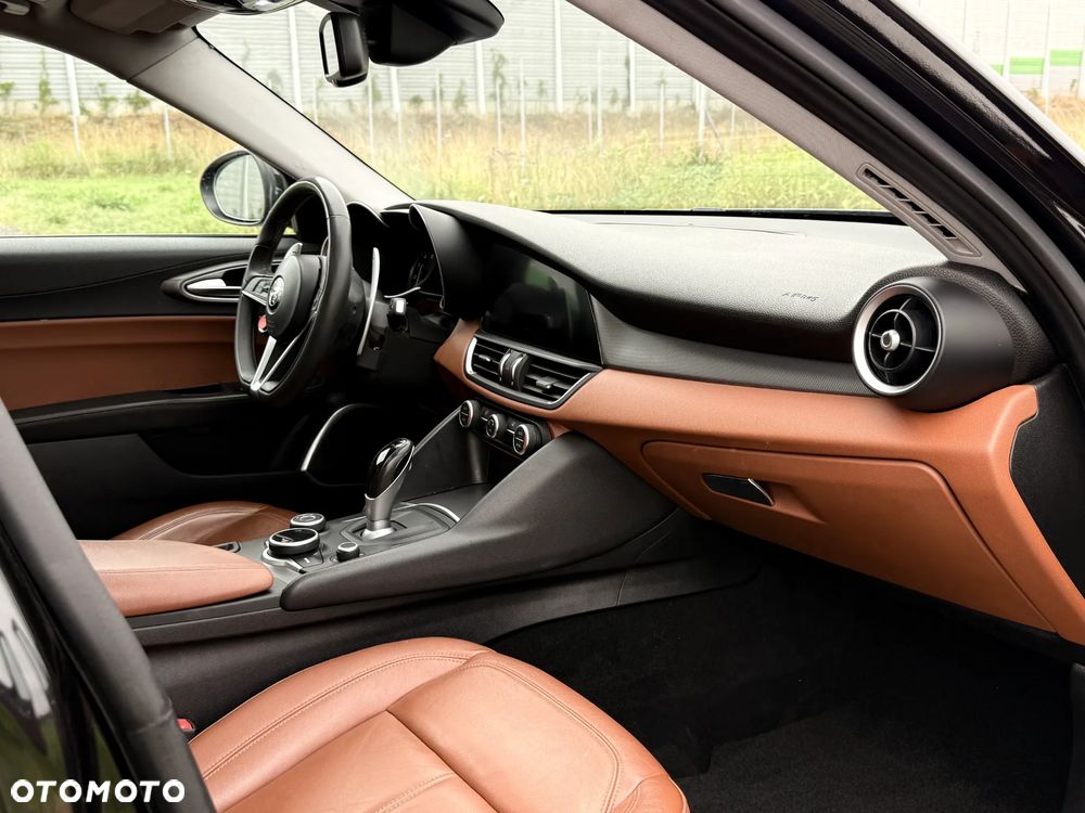Alfa Romeo Giulia 2.0 Turbo TI Q4 - 29