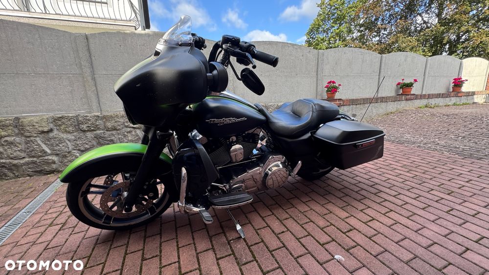 Harley-Davidson Touring Street Glide - 4