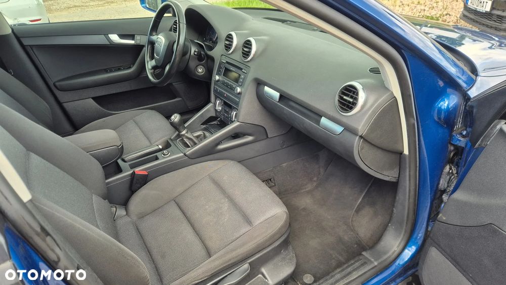 Audi A3 Sportback 1.6 TDI DPF Attraction - 14