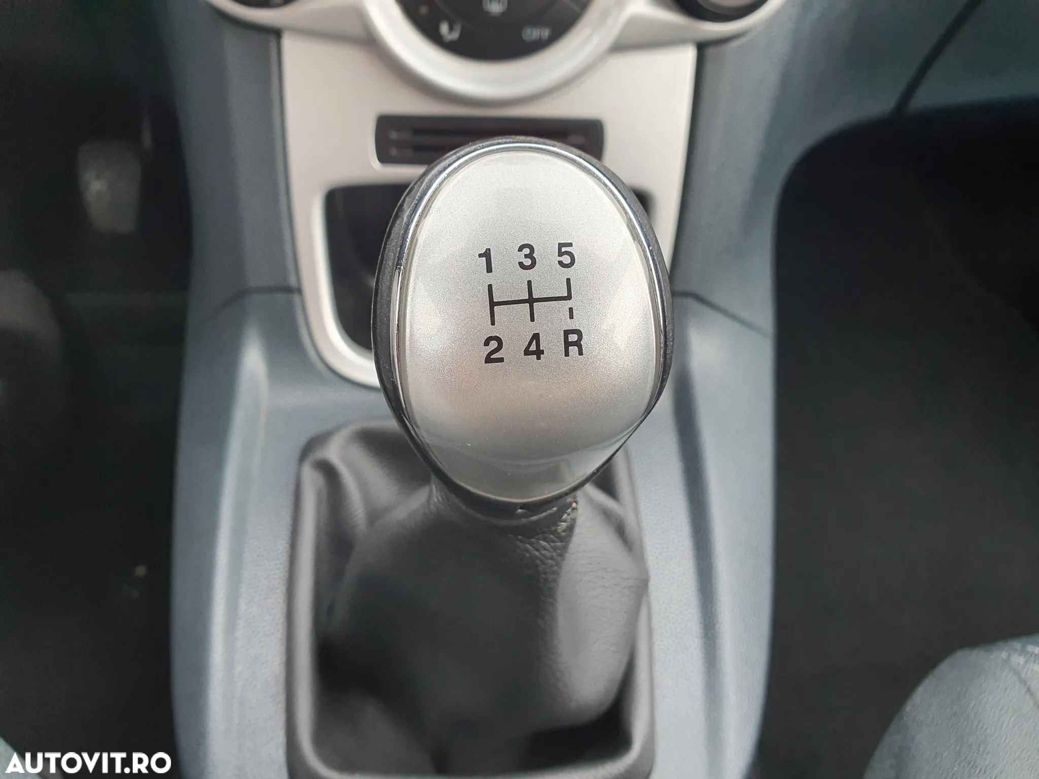 Ford Fiesta 1.6 TDCi DPF Titanium - 18