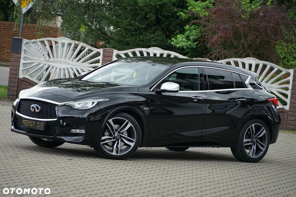 Infiniti Q30 2.0t DCT AWD Sport - 5