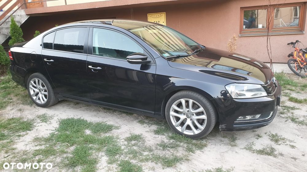Volkswagen Passat 1.6 TDI DPF BlueMot Highline - 2