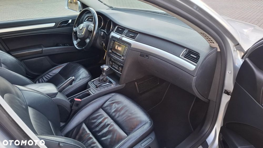 Skoda Superb 2.0 TDI DSG Exclusive - 10