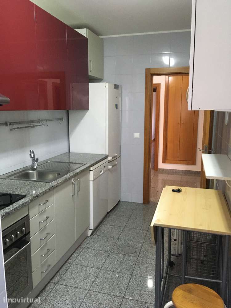 Apartamento T3 usado Glicínias, Aveiro, com lugar de garagem - Grande imagem: 5/11