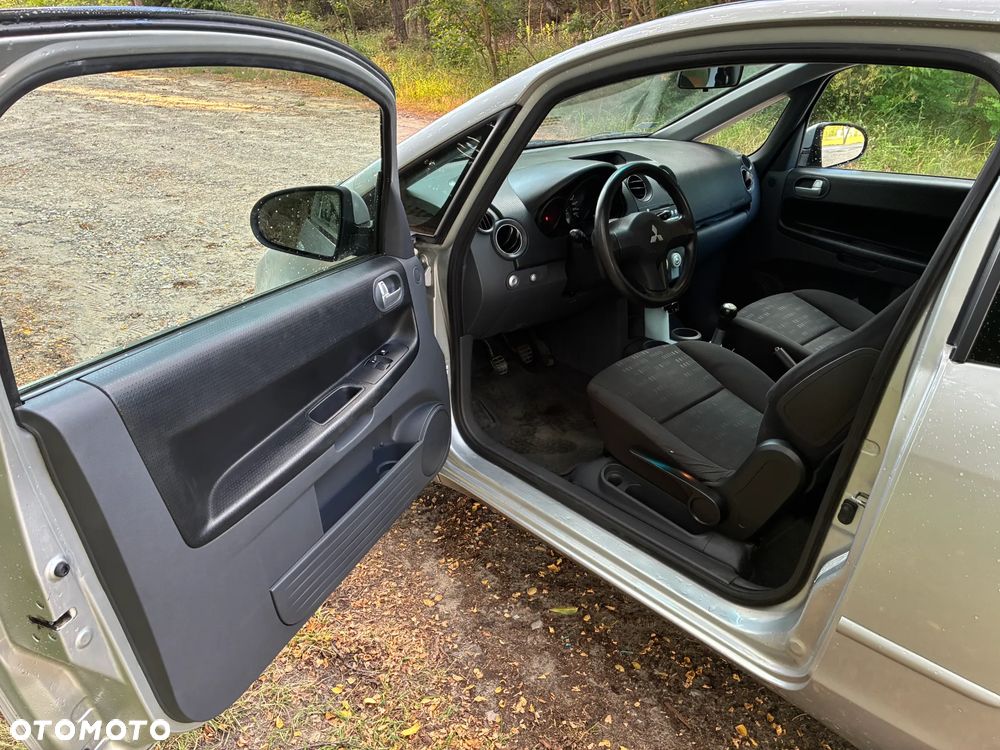 Mitsubishi Colt 1.3 Inform - 10
