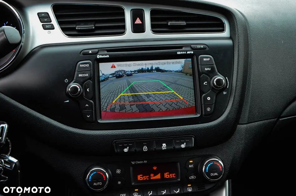 Kia Ceed 1.6 CRDi 128 Fifa World Cup Edition - 40