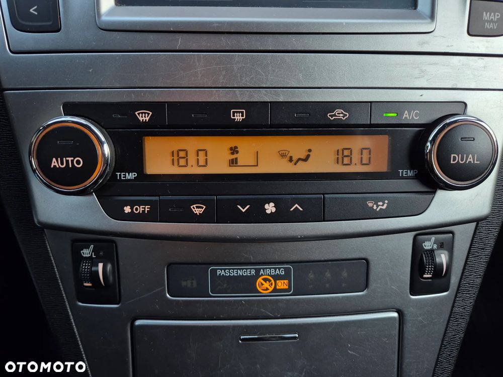 Toyota Avensis 2.0 D-4D Premium - 11