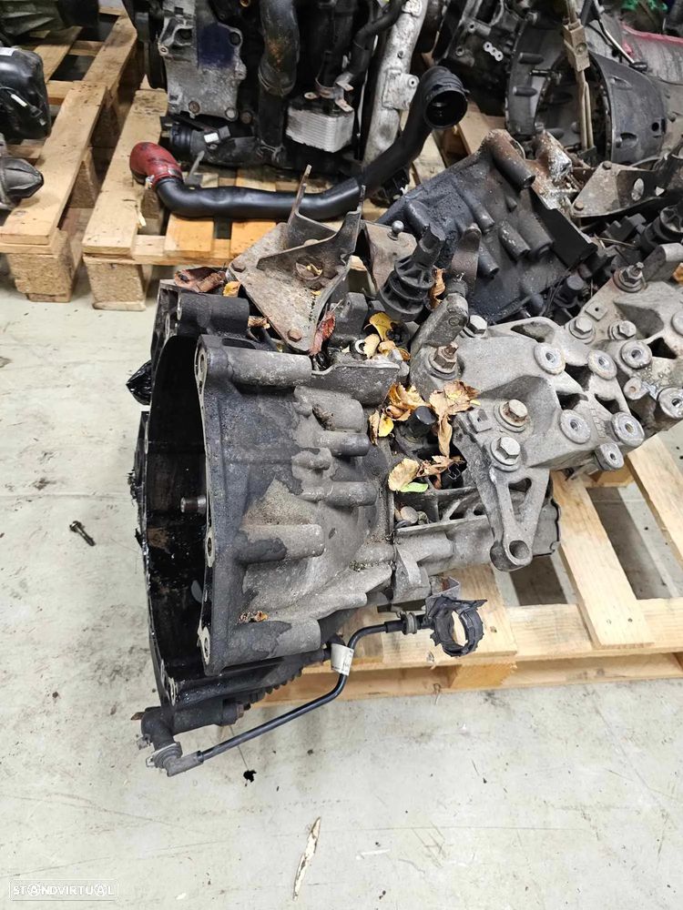 CaCaixa de velocidades Peugeot Boxer 2.2 HDI 120, ref 20GP17 - 1