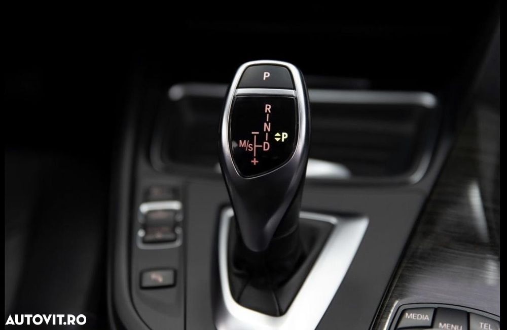 BMW Seria 3 320d Aut. Luxury Line - 15