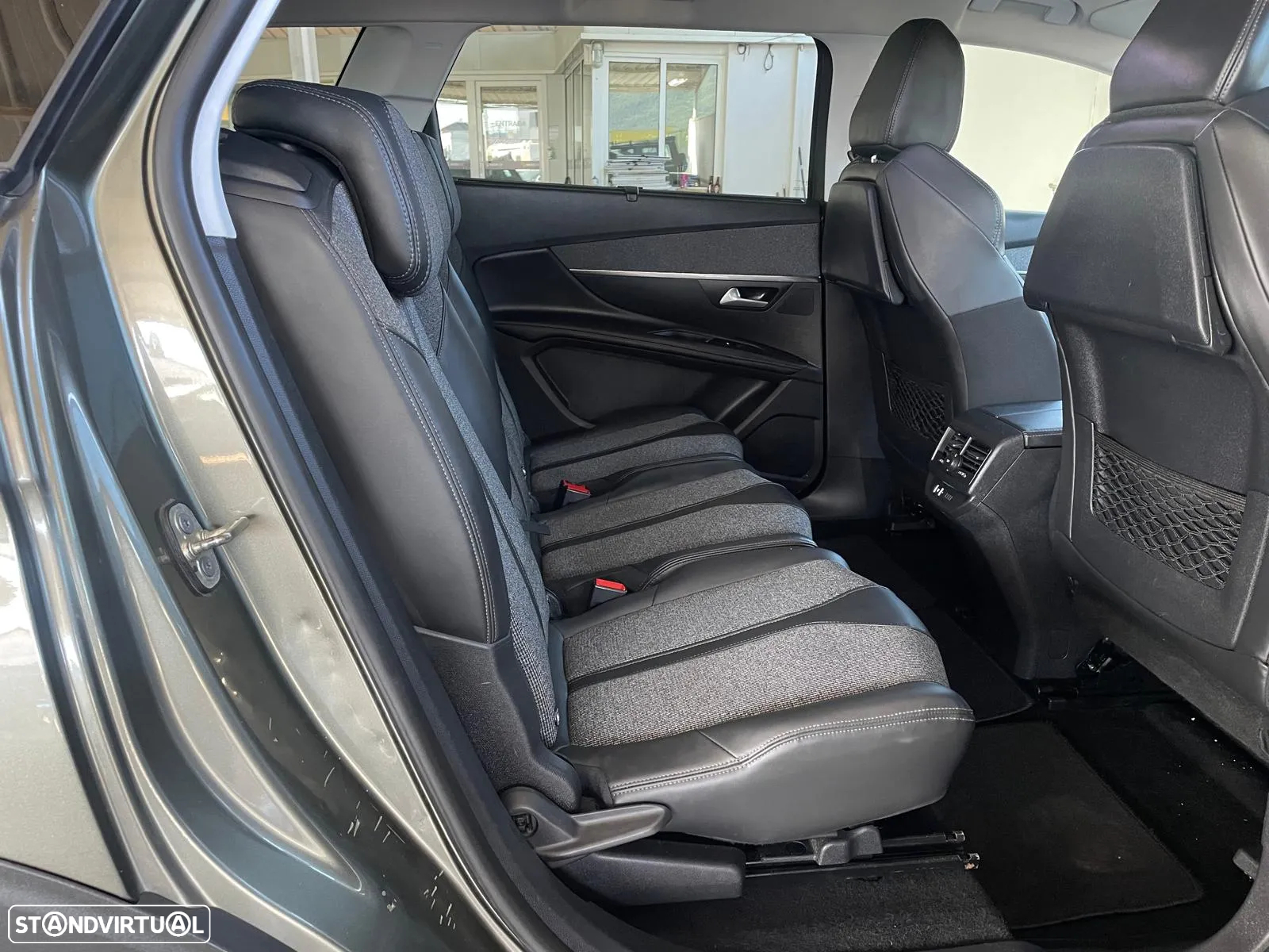 Peugeot 5008 1.6 BlueHDi Allure EAT6 - 29