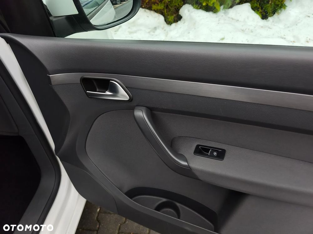 Volkswagen Touran - 17