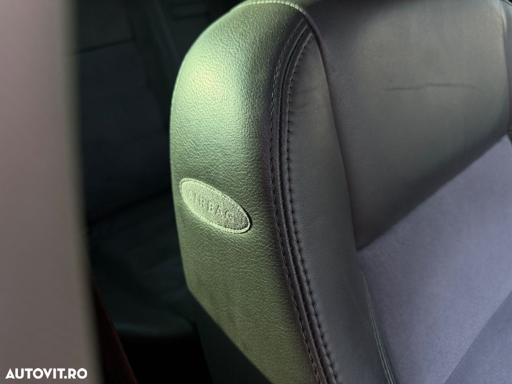 Volkswagen Golf 2.0 TDI 4Motion Sportline - 17