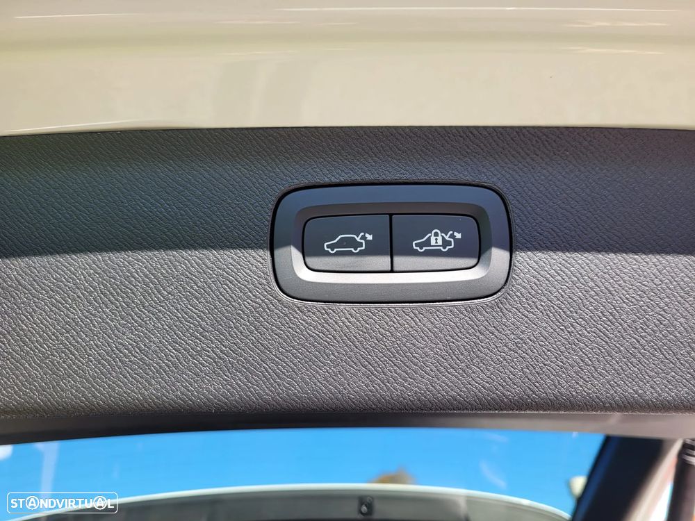 Volvo XC 90 2.0 T8 PHEV Core AWD - 41