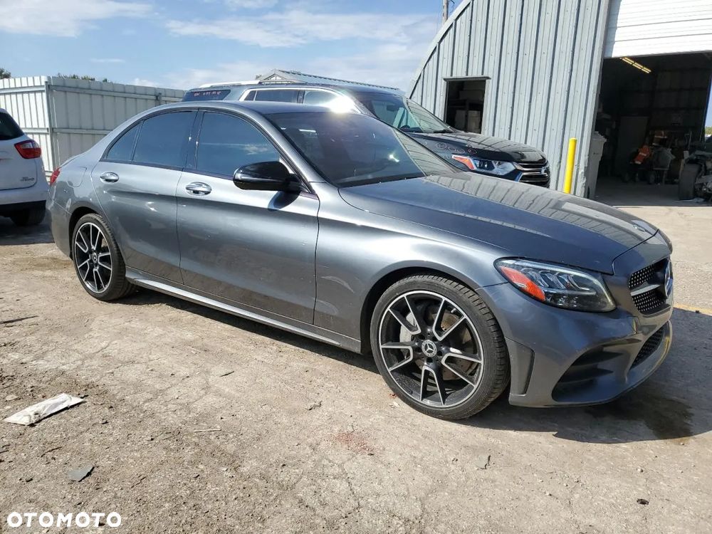 Mercedes-Benz Klasa C 300 4Matic 9G-TRONIC AMG Line - 1