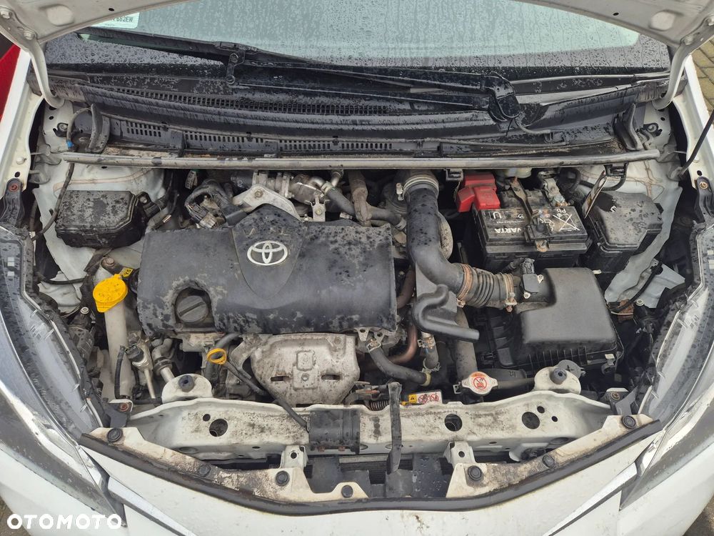 Toyota Yaris 1.5 Premium - 8