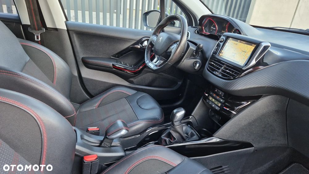 Peugeot 2008 PureTech 110 Stop&Start GT-Line Edition - 24