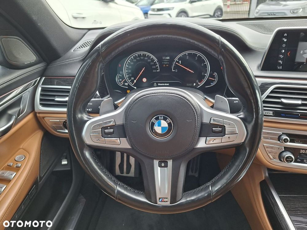 BMW Seria 7 750Ld xDrive - 25