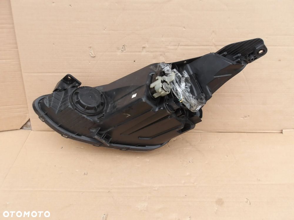 LAMPA PRAWY PRZOD HYUNDAI I10 II 92102-B9000 - 7