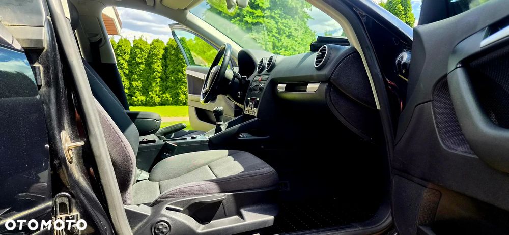 Audi A3 Sportback 1.6 FSI Ambiente - 9