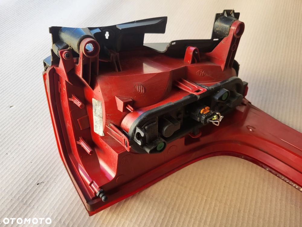 Lampa tylna lewa Peugeot 5008 I - 9