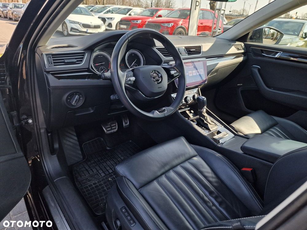 Skoda Superb 2.0 TDI SCR 4x4 L&K DSG - 11