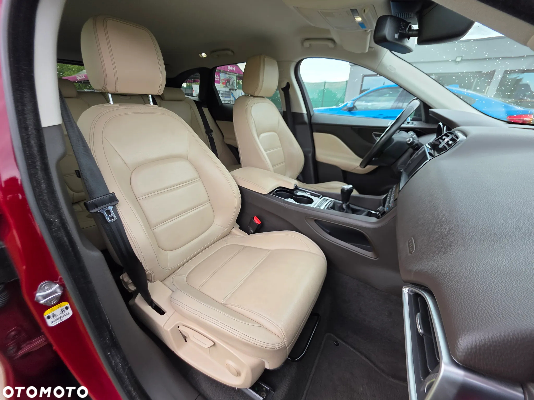 Jaguar F-Pace - 12