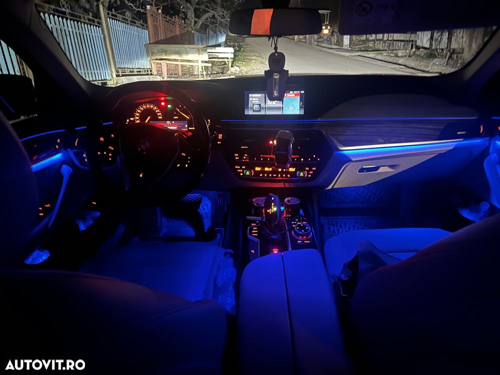 BMW Seria 5 520d Aut. Sport Line - 12
