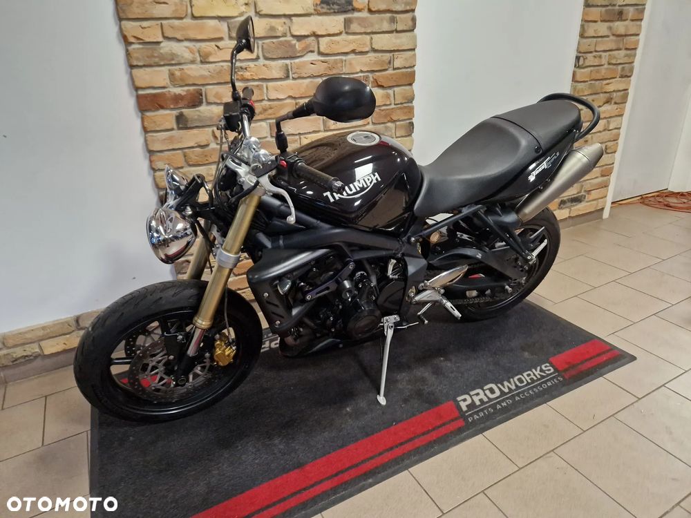 Triumph Street Triple - 8