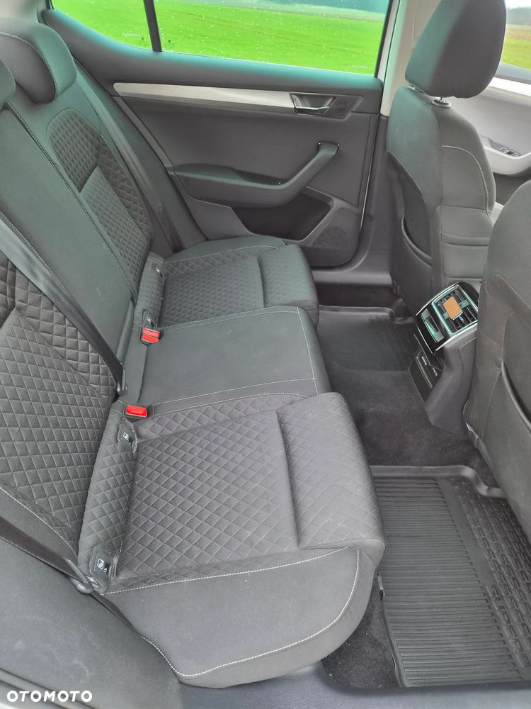 Skoda Superb 1.6 TDI Ambition DSG - 29