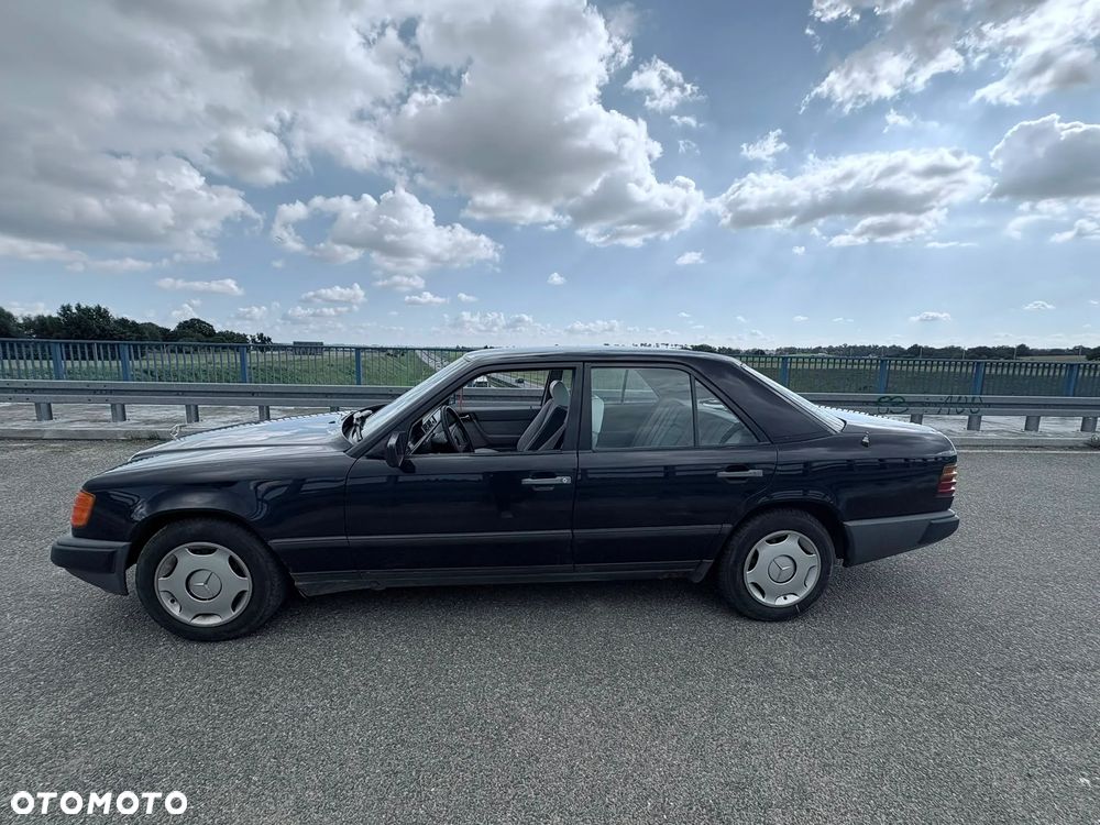 Mercedes-Benz W124 (1984-1993) - 13