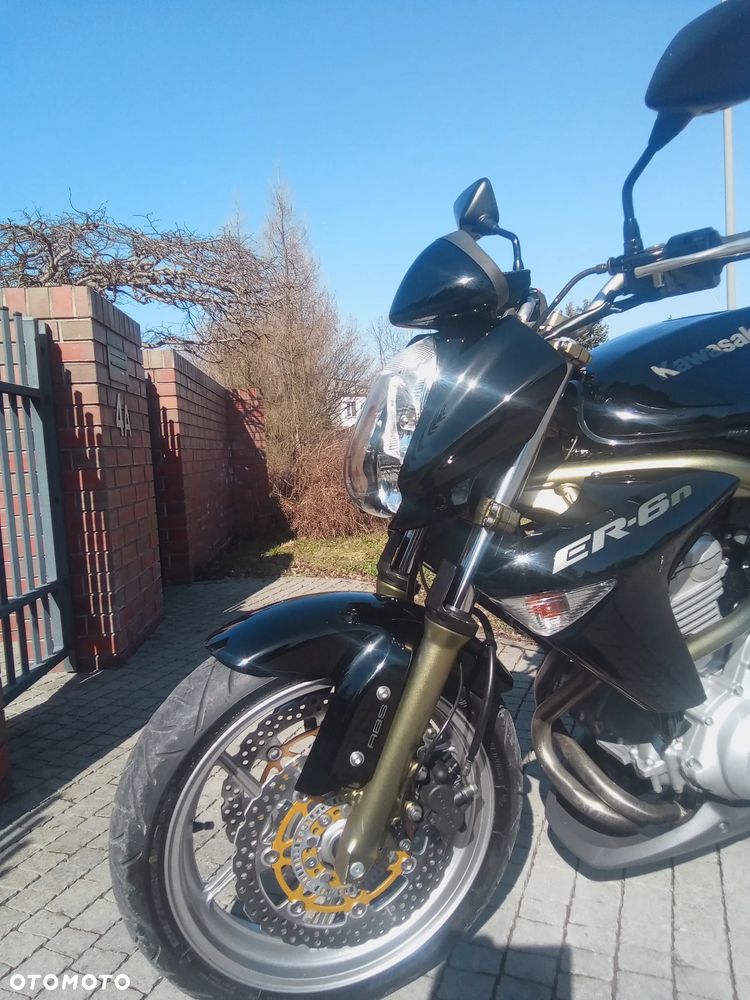 Kawasaki ER - 12