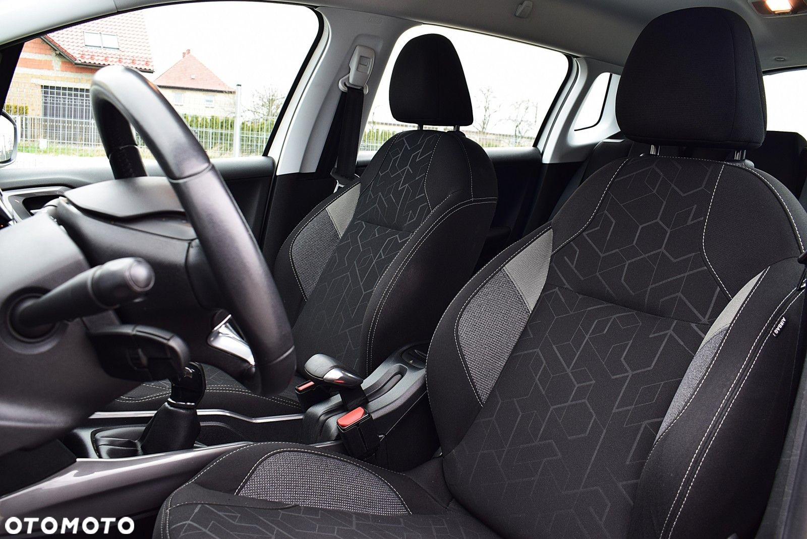 Peugeot 2008 - 11