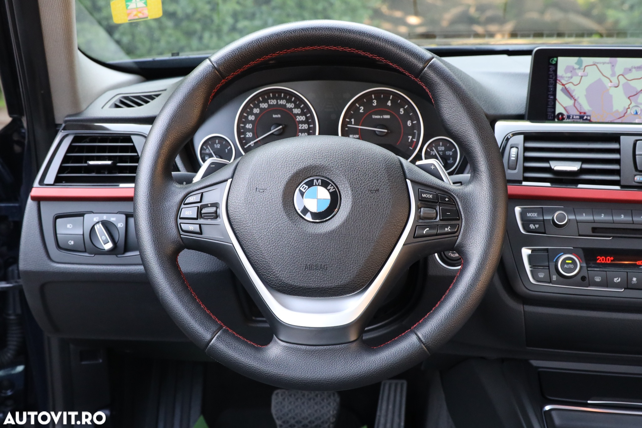 BMW Seria 3 320i Aut. Sport Line - 30