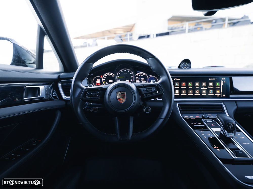 Porsche Panamera 4 E-Hybrid - 17