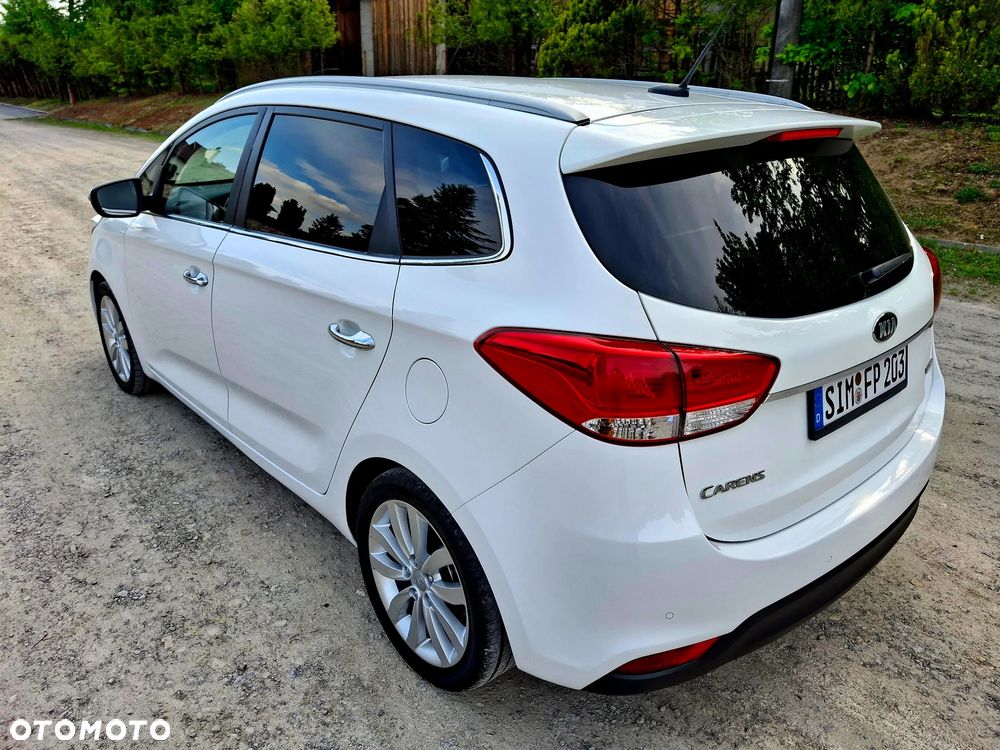 Kia Carens 1.6 GDI Fifa World Cup Edition - 16