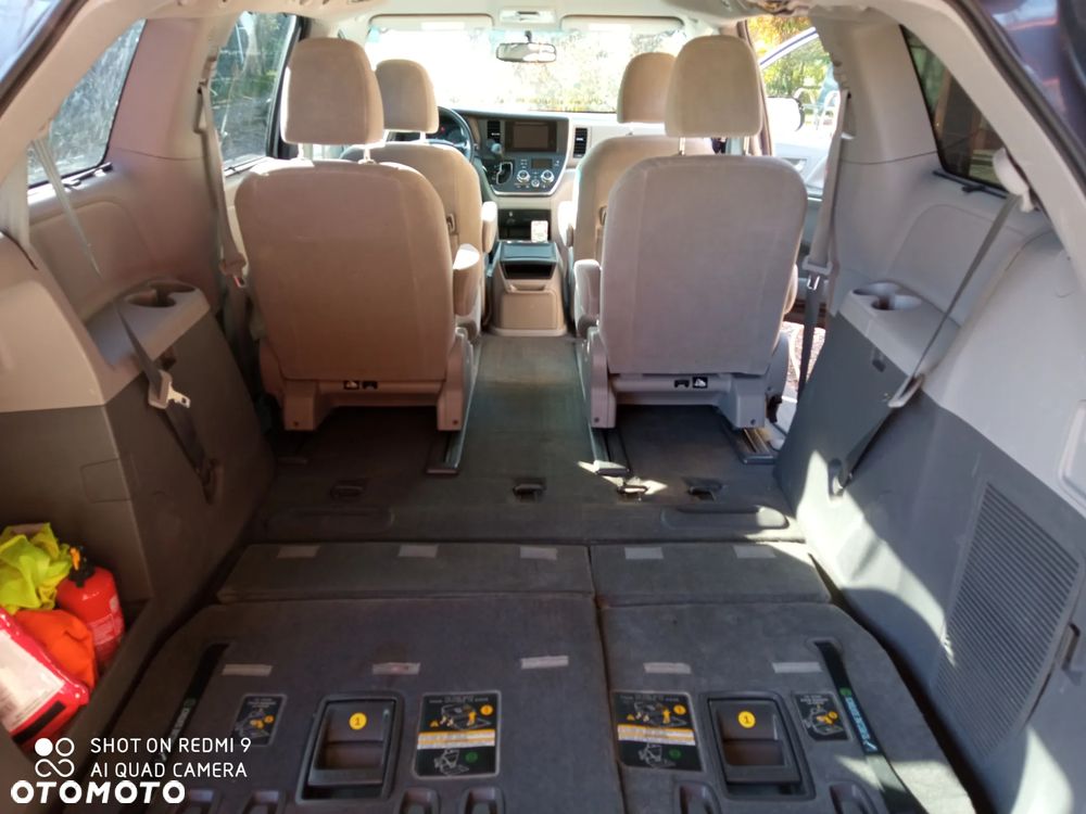 Toyota Sienna ver-3-5-v6-le-awd - 17