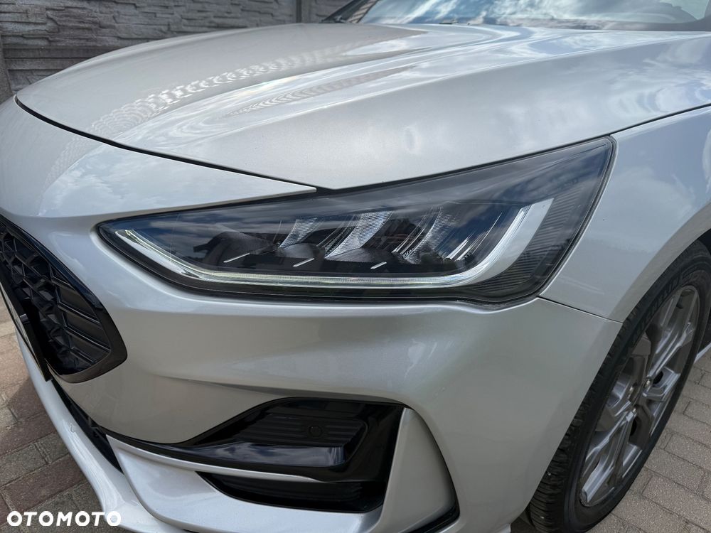 Ford Focus 1.0 EcoBoost Hybrid ST-LINE X - 12