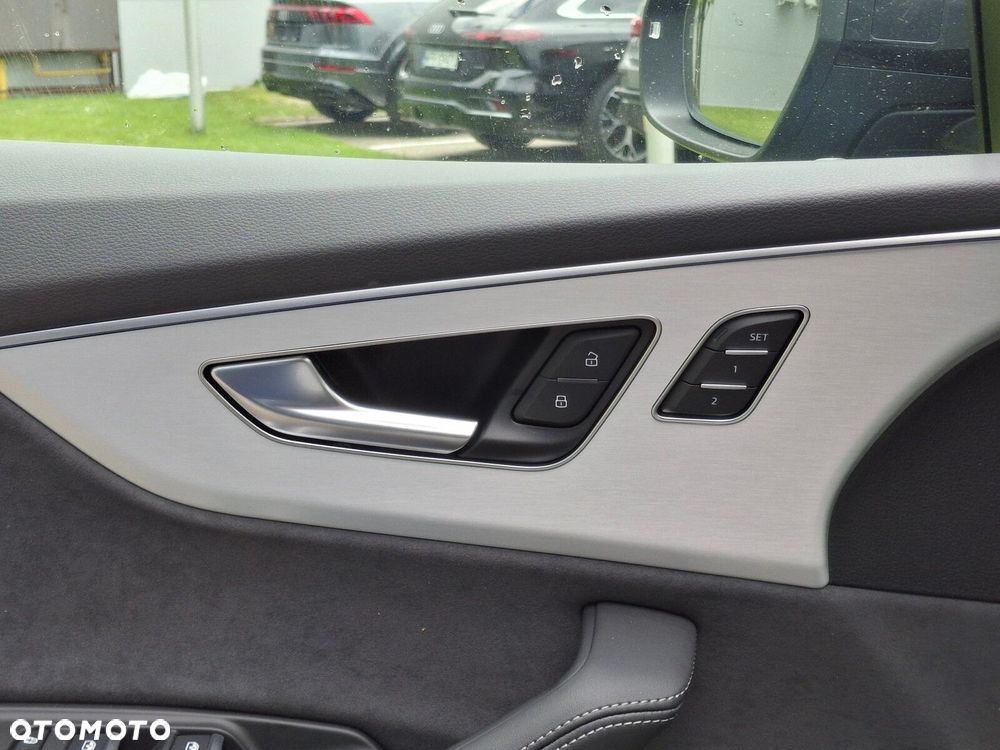 Audi Q8 - 17