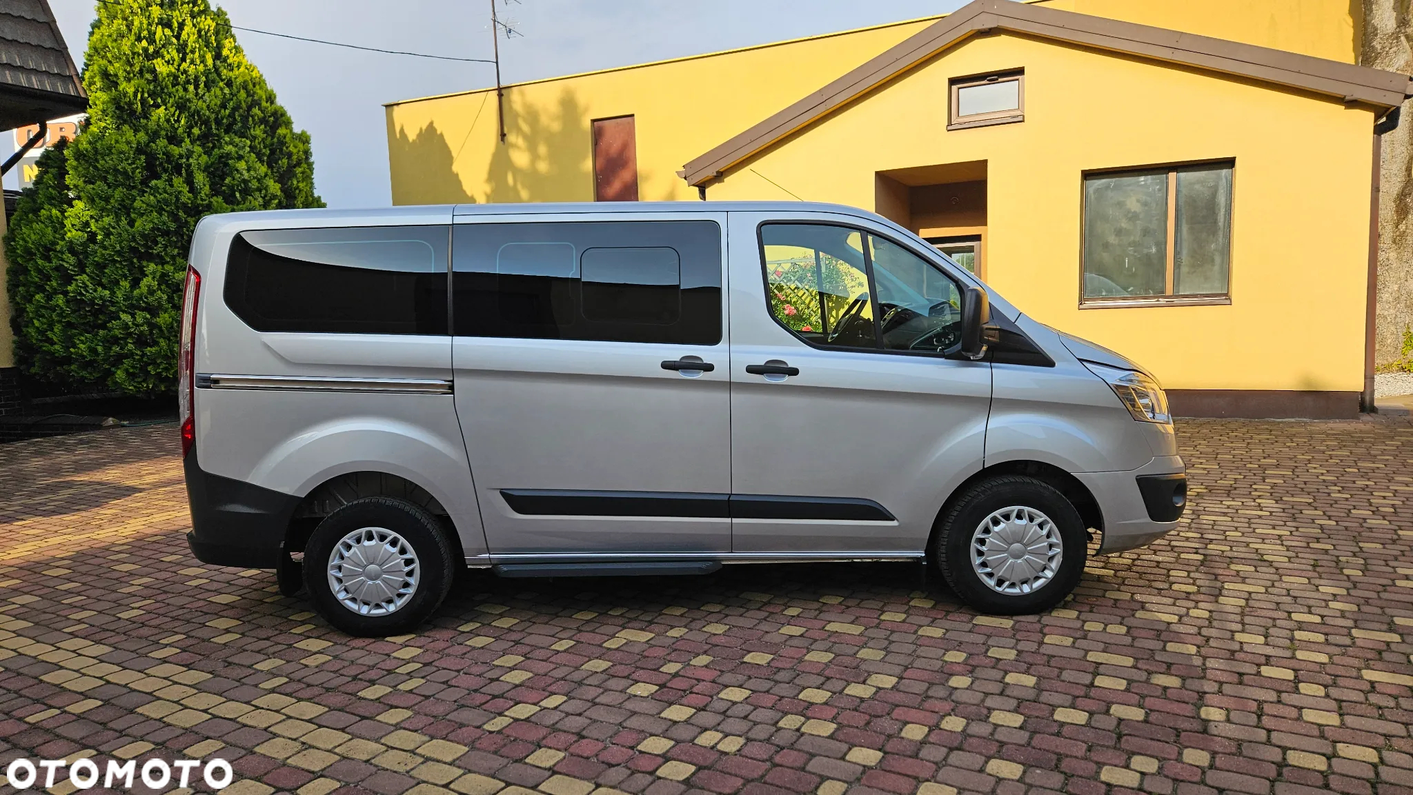 Ford Tourneo Custom - 4