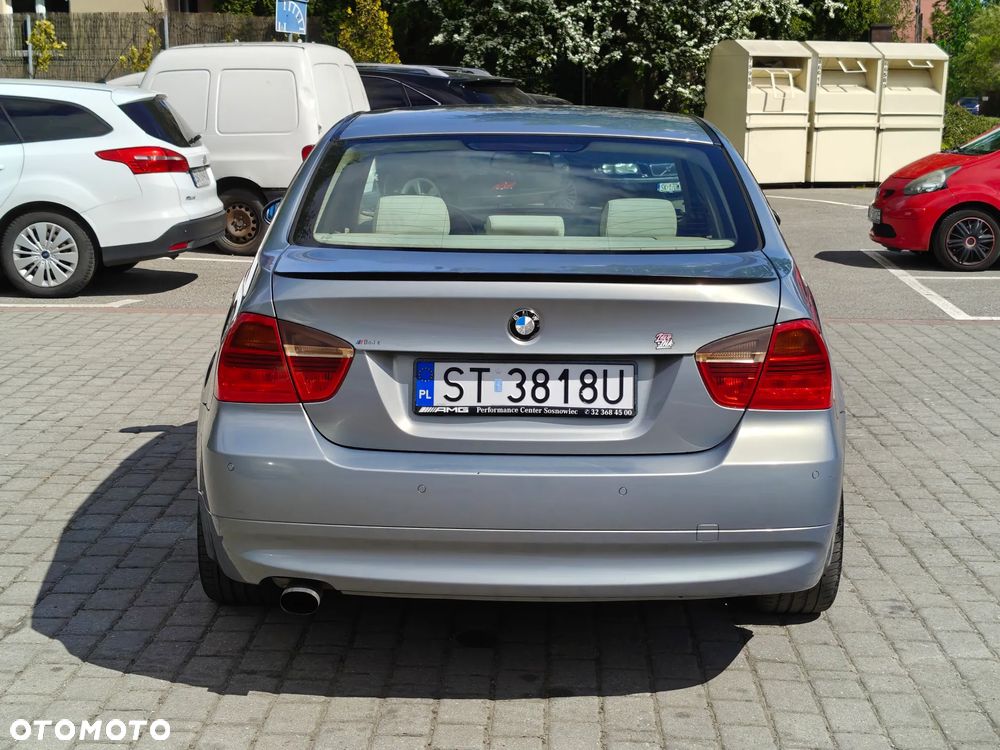 BMW Seria 3 318i - 9