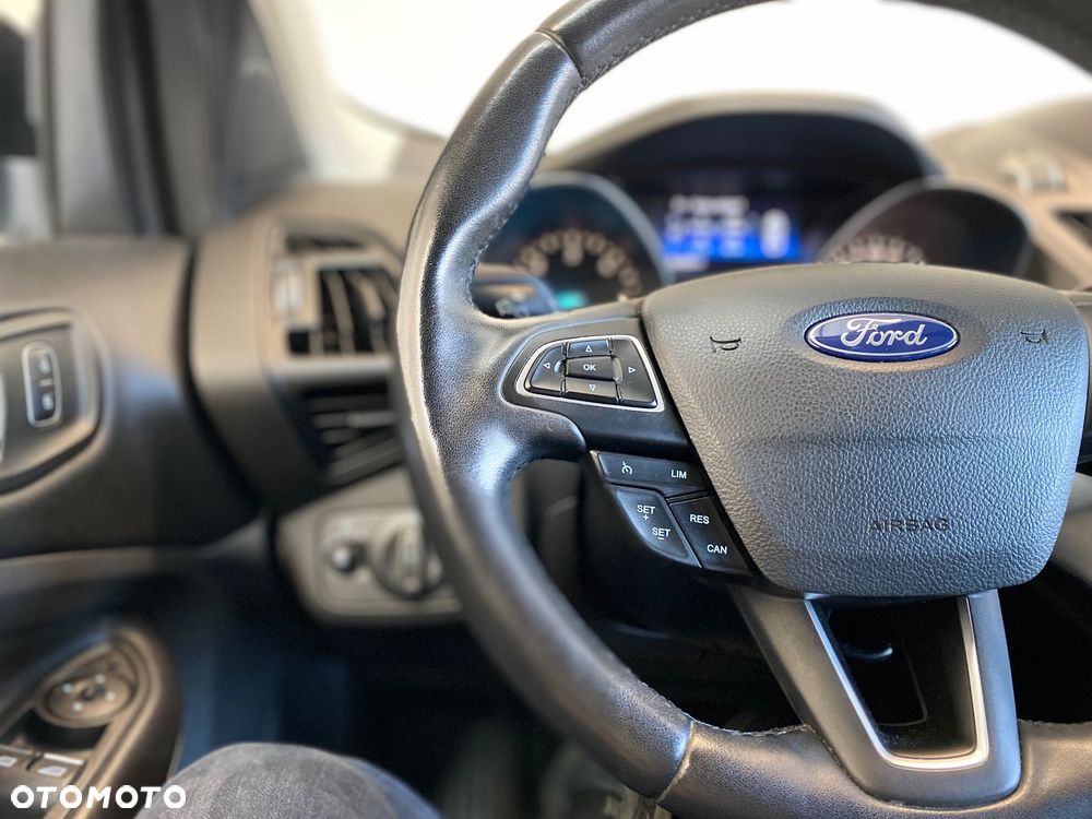 Ford Kuga 2.0 TDCi 2x4 Titanium - 25