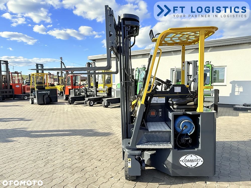 Combilift WÓZEK CZTEROKIERUNKOWY - WIELOKIERUNKOWY | COMBILIFT CB2500 | GAS | TRIPLEX 6000MM | POZYCJONER WIDEŁ | WOLNY SKOK | PRZESUW WIDEŁ | STAN IDEALNY | Szeroka oferta wózków czterokierunkowych i bocznych, dopasowanych do różnorodnych potrzeb i zastosowań - 18