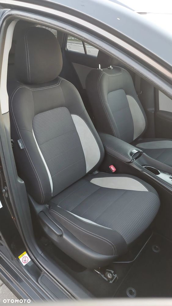 Toyota Avensis 1.8 Premium EU5 MS - 20