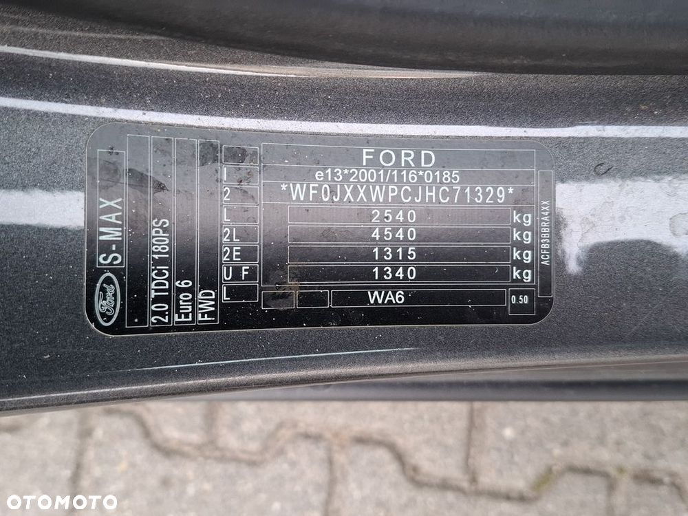 Ford Mustang Mach-E 91 kWh AWD GT - 29