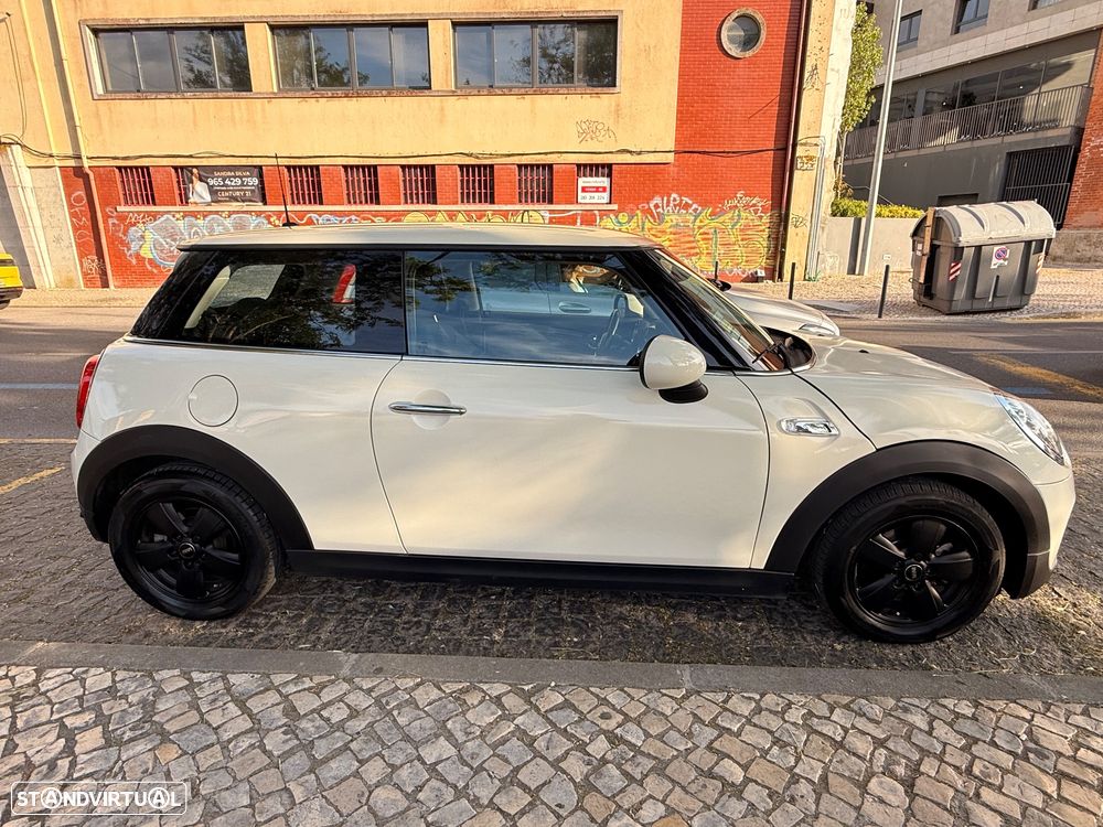 MINI 3 Portas One D - 13