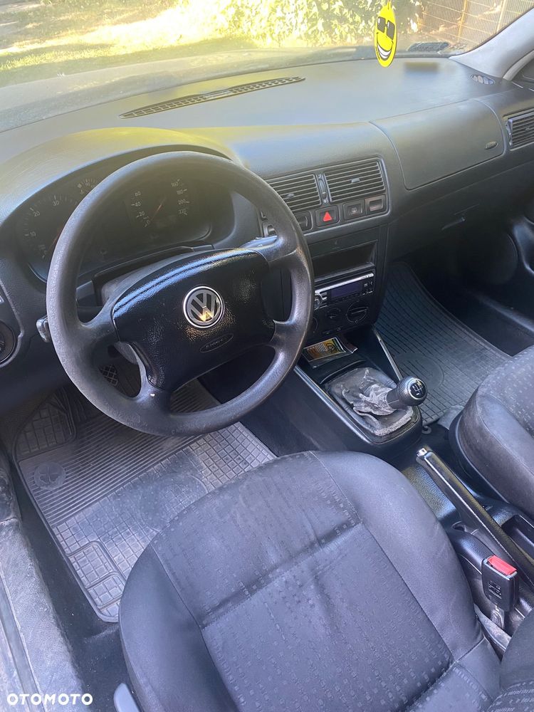 Volkswagen Golf - 5